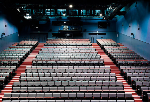 シアターGロッソ (Theater G-Rosso)