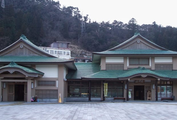 山中座広場