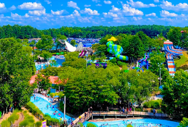 Wet 'n Wild Emerald Pointe Water Park