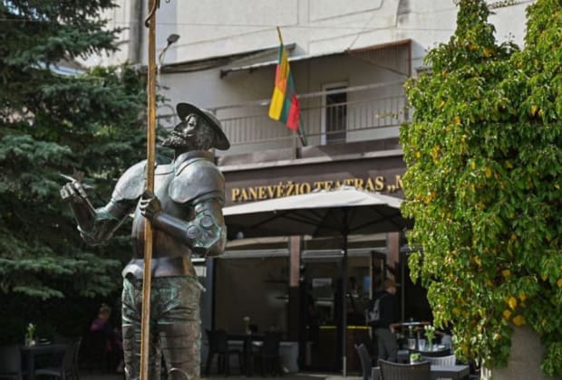 Menas, Panevezio teatras