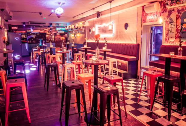 Simmons Bar Old Street