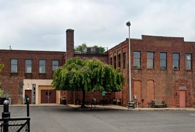 Alley 14