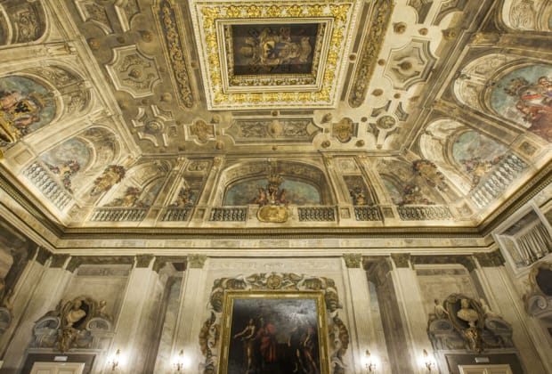 Palazzo Pucci, Florence