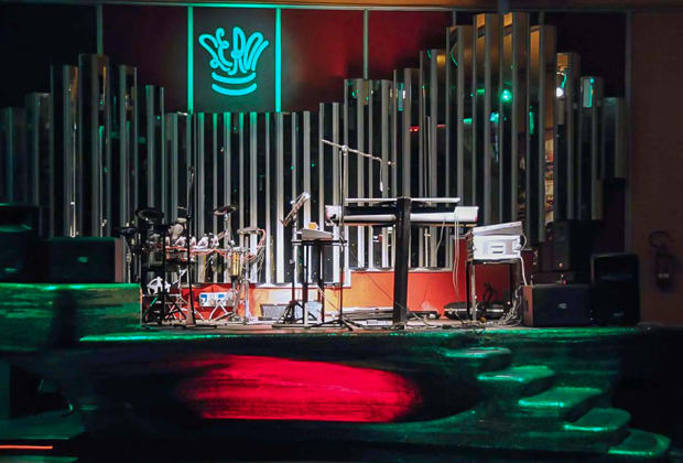 Le Roi Music Hall