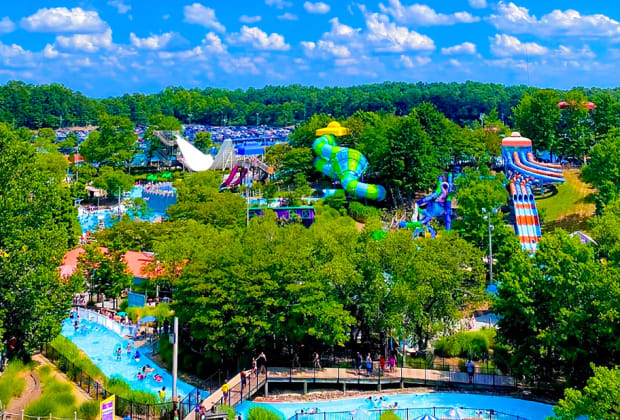 Wet 'n Wild Emerald Pointe Water Park