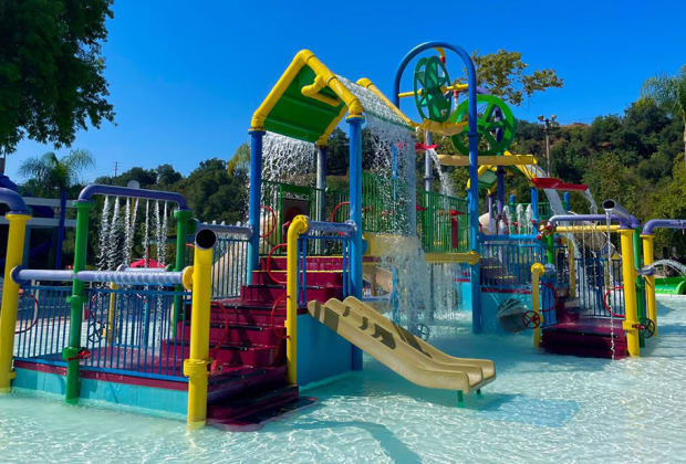Raging Waters Los Angeles
